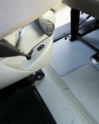 Renault Trafic cena 27900 przebieg: 370000, rok produkcji 2010 z Bełchatów małe 79